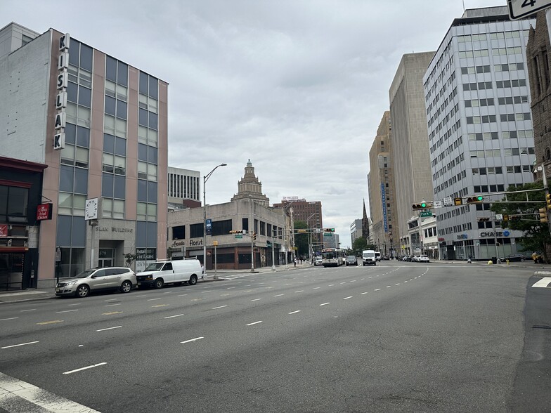 More Photos Of 583-587 Broad St, Newark Storefront Retail Office For Lease