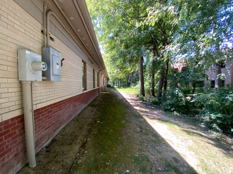 More Photos Of 3436-3500 Granite Cir, Toledo Medical For Lease