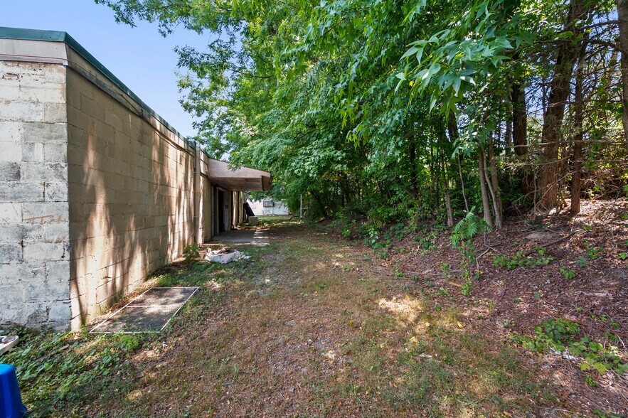 More Photos Of 5326 Main St, Walkertown Service For Sale