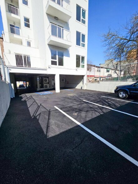 More Photos Of 686 Eagle Ave, Bronx Apartments For Sale