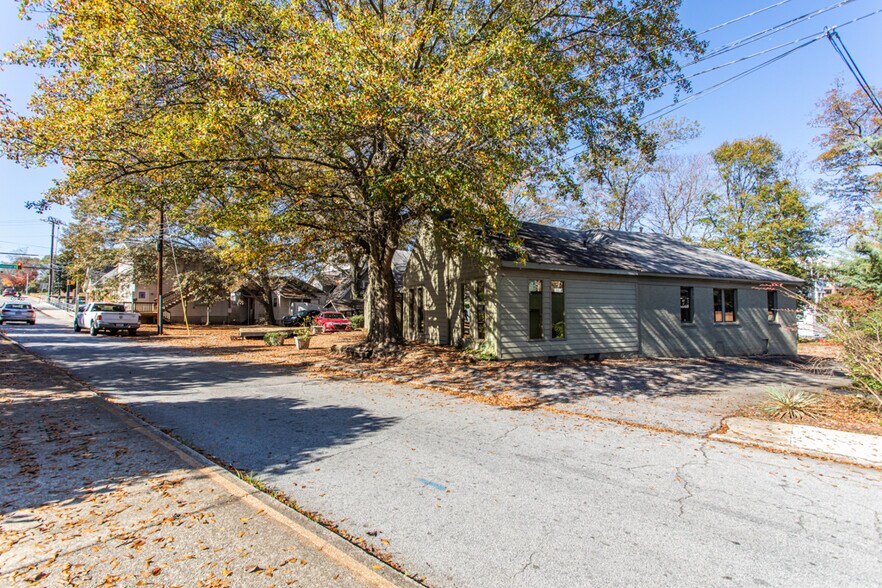 More Photos Of 102 Church St, Decatur Land For Sale