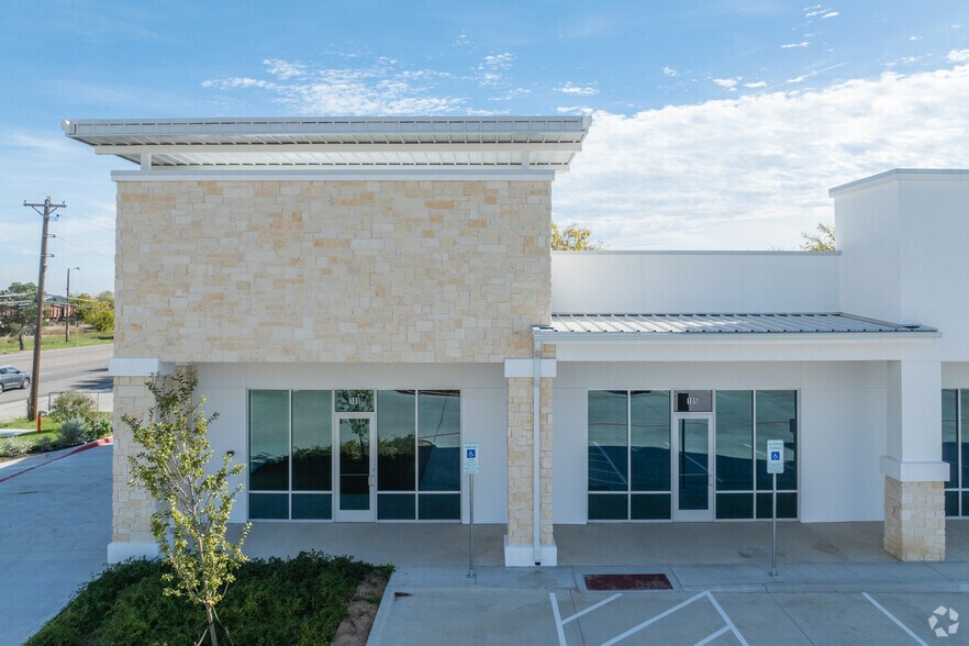 More Photos Of 325 N Saginaw Blvd, Saginaw Storefront Retail Office For Lease