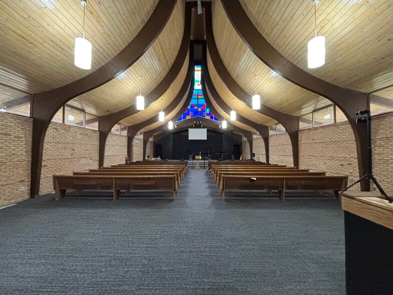 More Photos Of 961 E Maple St, Holly Religious Facility For Sale