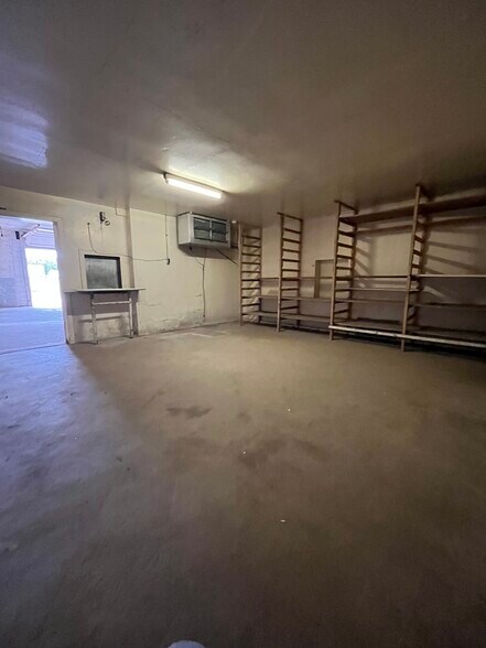 More Photos Of W7802 County Road MM, Hortonville Flex For Lease