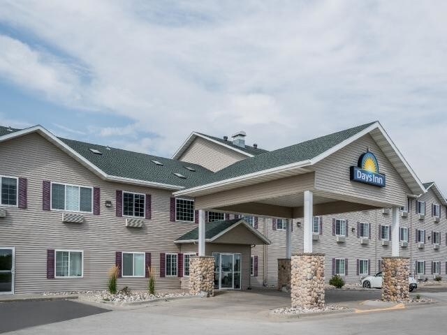 Primary Photo Of 2050 Governors Dr, Casselton Hotel For Sale