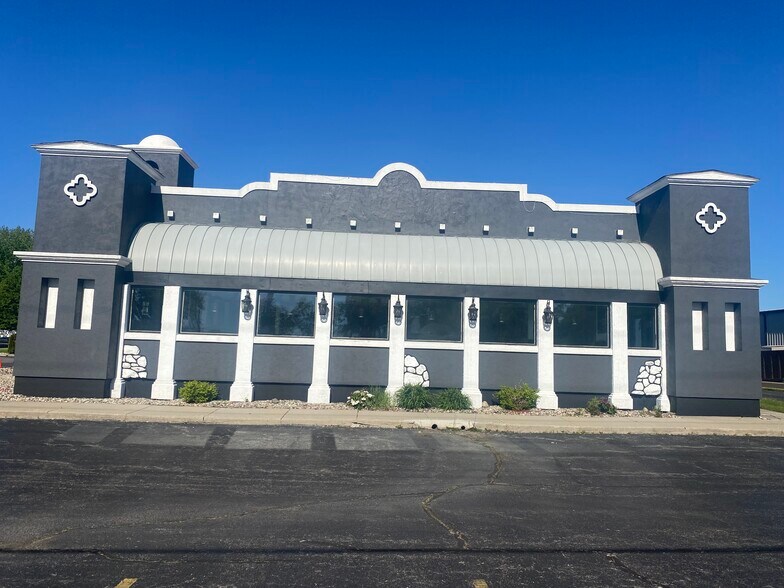 More Photos Of 7840 Wicker Ave, Saint John Restaurant For Lease