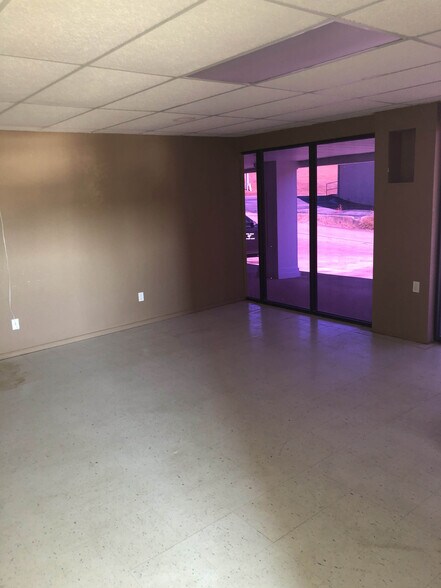 More Photos Of 2016 N Westwood Blvd, Poplar Bluff Freestanding For Sale