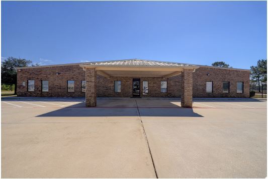 More Photos Of 18914 E Industrial Pkwy, New Caney Service For Sale
