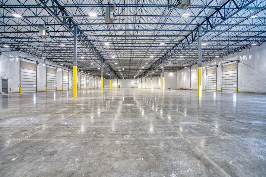 More Photos Of 8705 Rosemary St, Commerce City Warehouse For Lease