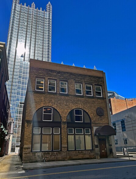More Photos Of 125 1st Ave, Pittsburgh Office Residential For Sale