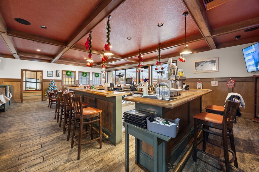 More Photos Of 4415 Liberty Ave, Vermilion General Retail For Sale