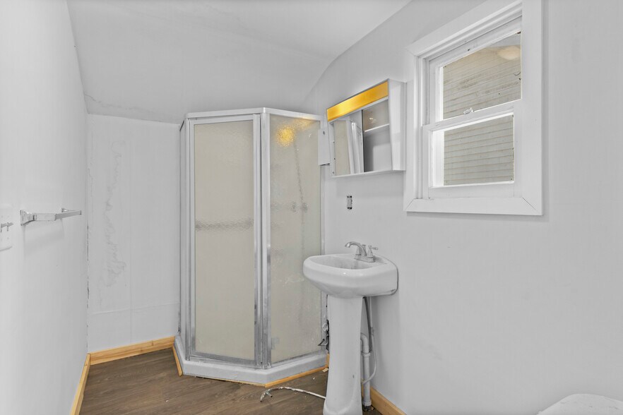 More Photos Of 7596 E State St, Central Lake Apartments For Sale