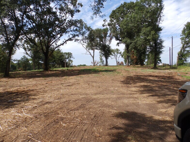 More Photos Of 16393 Highway 31, Tyler Land For Sale