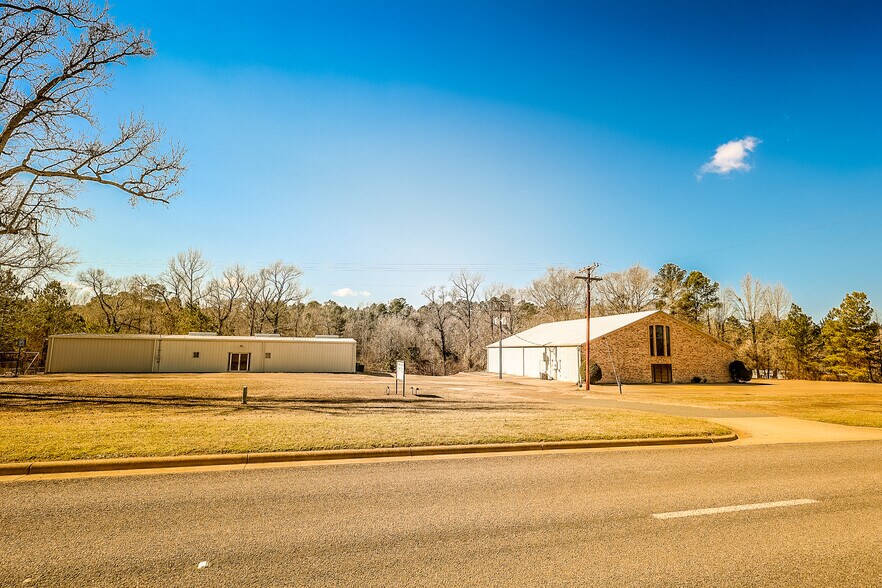 Primary Photo Of 5805 HWY 135, Gladewater Flex For Sale