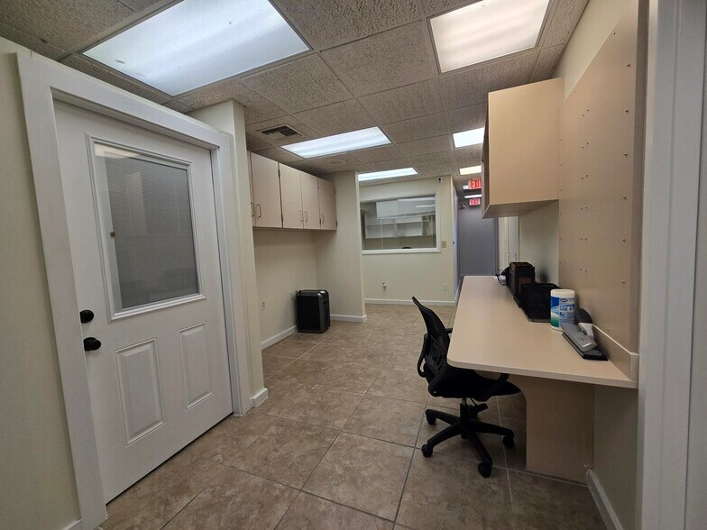 More Photos Of 4091 Colonial Blvd, Fort Myers Office Residential For Sale