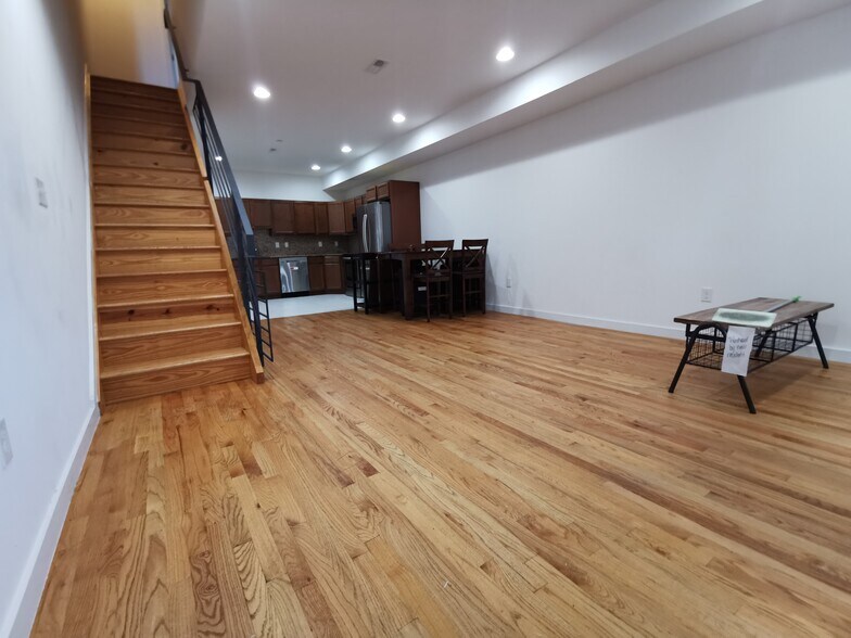 More Photos Of 521 N 34th St, Philadelphia Apartments For Sale