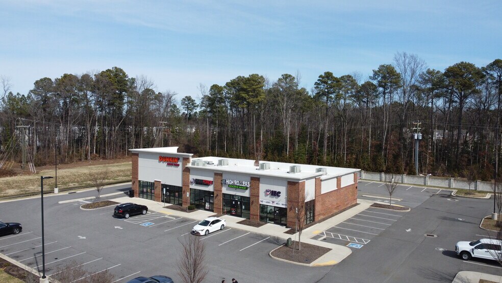 Primary Photo Of 7721 Brook Rd, Richmond Storefront For Lease
