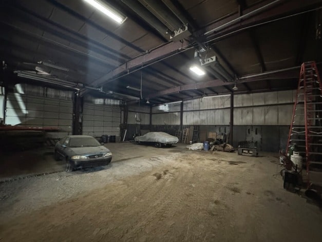 More Photos Of 2545 N 30th St, Milwaukee Warehouse For Lease