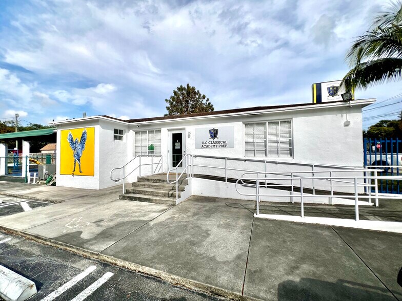 More Photos Of 5703 SW 17th St, Miami Daycare Center For Sale