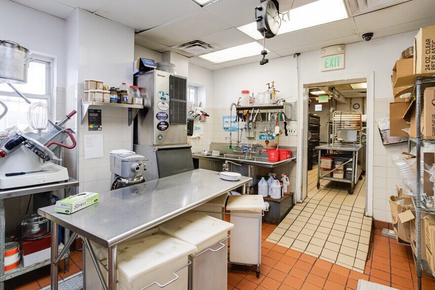 cold spring ln, Baltimore, MD 21210 Retail