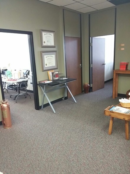 More Photos Of 4200 Euclid Ave, Rolling Meadows Office For Lease