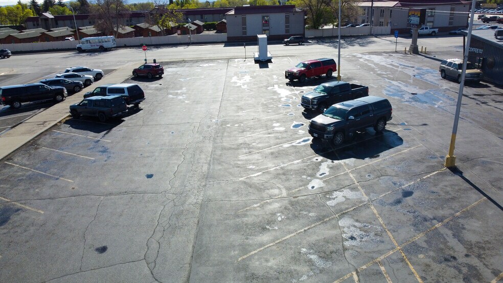 More Photos Of 1526 Rumsey Ave, Cody Freestanding For Sale