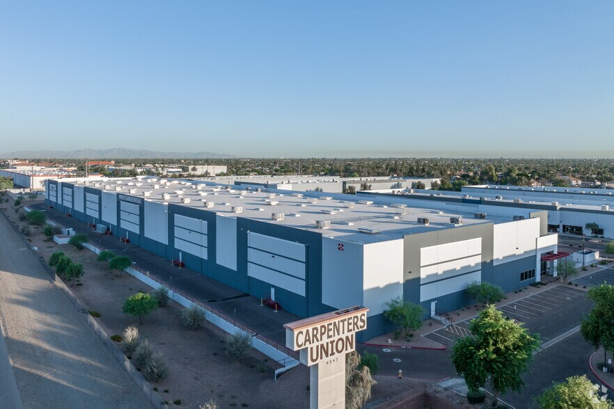 More Photos Of 4615 W McDowell Rd, Phoenix Distribution For Lease