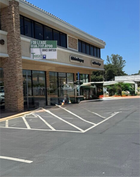 More Photos Of 3262 E Thousand Oaks Blvd, Westlake Village Storefront Retail Office For Lease