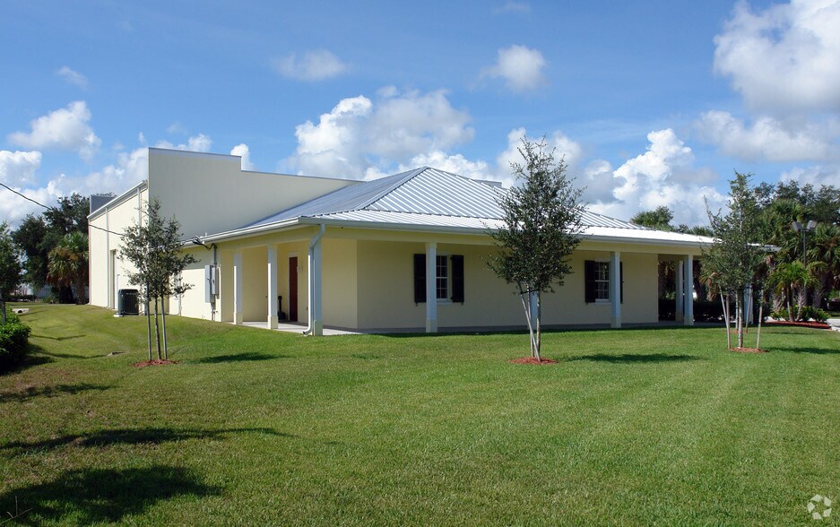 More Photos Of 181 Sebastian Blvd, Sebastian Light Manufacturing For Sale