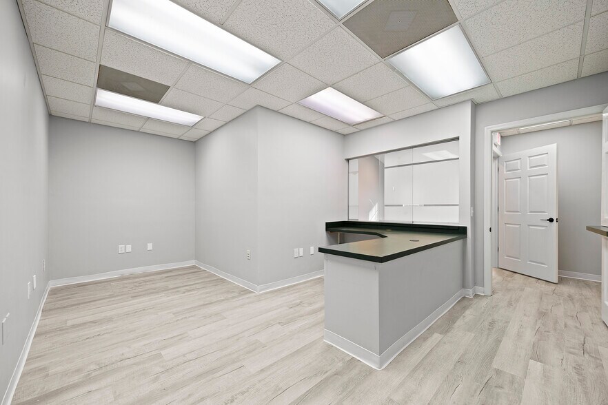 More Photos Of 1283 SW Sr-47, Lake City Medical For Lease