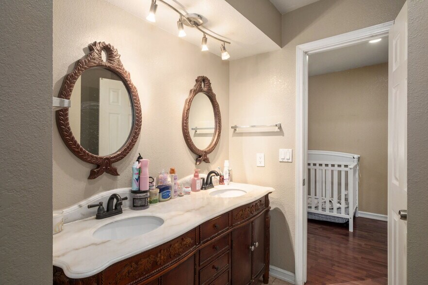 More Photos Of 4308 E Woodward Ave, Fresno Apartments For Sale