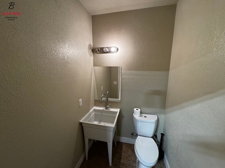 More Photos Of 103 Ranger Dr, Boerne Warehouse For Lease
