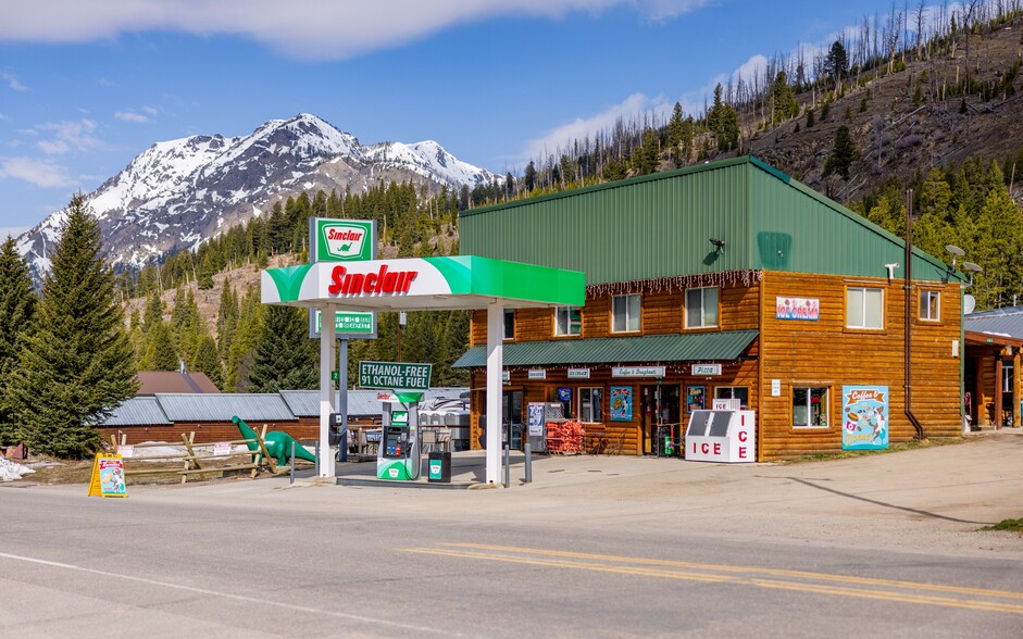 Primary Photo Of 115 Main St E, Cooke City Convenience Store For Sale