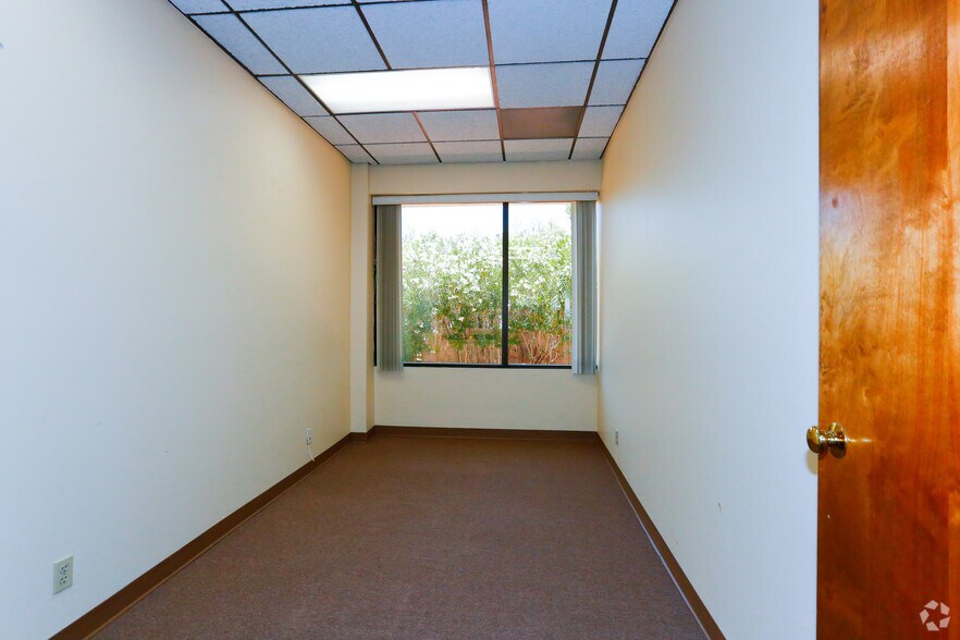 More Photos Of 1771 E Flamingo Rd, Las Vegas Unknown For Lease