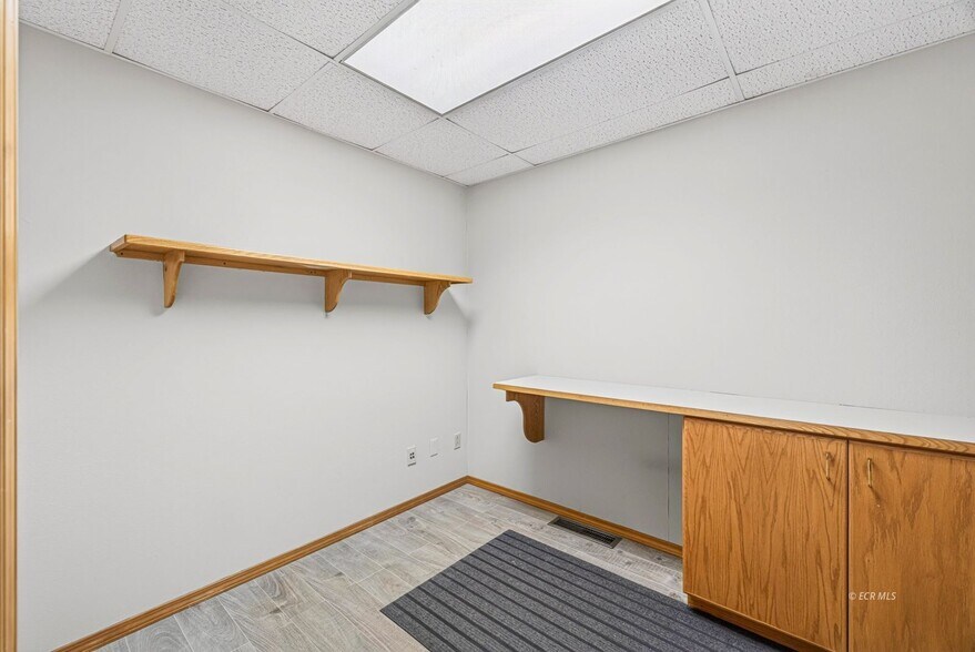 More Photos Of 975 5th St, Elko Office For Lease
