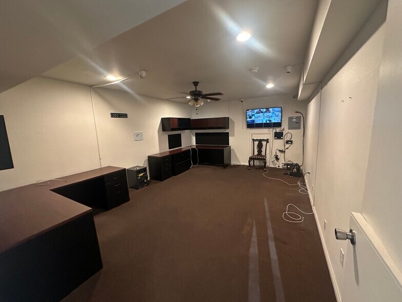 More Photos Of 2911-2943 Sammy Davis Jr Dr, Las Vegas General Retail For Lease