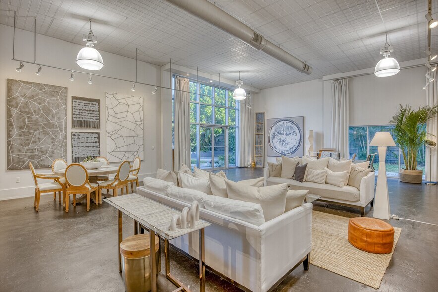 More Photos Of 1517 E 5th Ave, Tampa Office For Lease