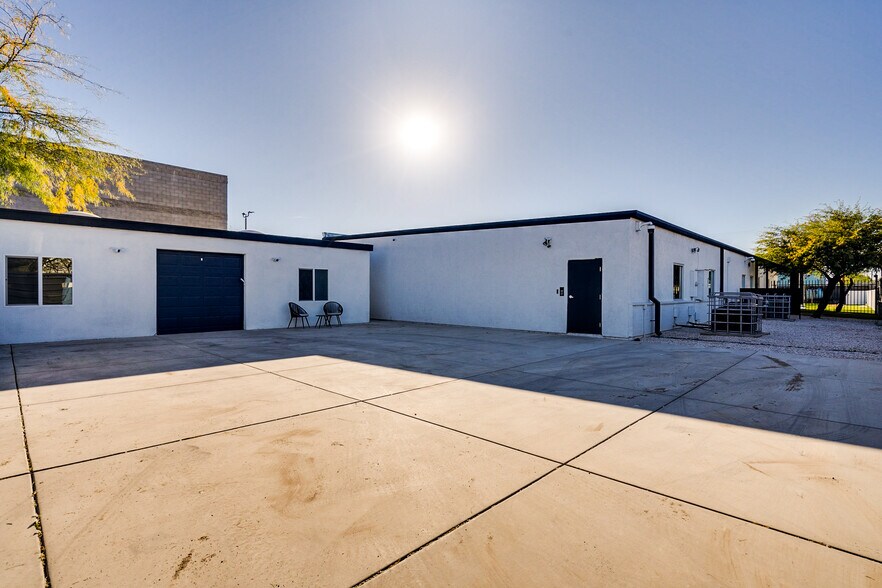 More Photos Of 1140 N Rosemont Blvd, Tucson Research And Development For Sale