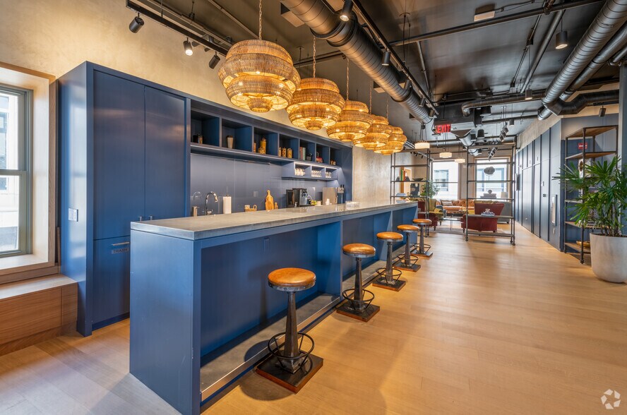 More Photos Of 125 High St, Boston Office For Lease