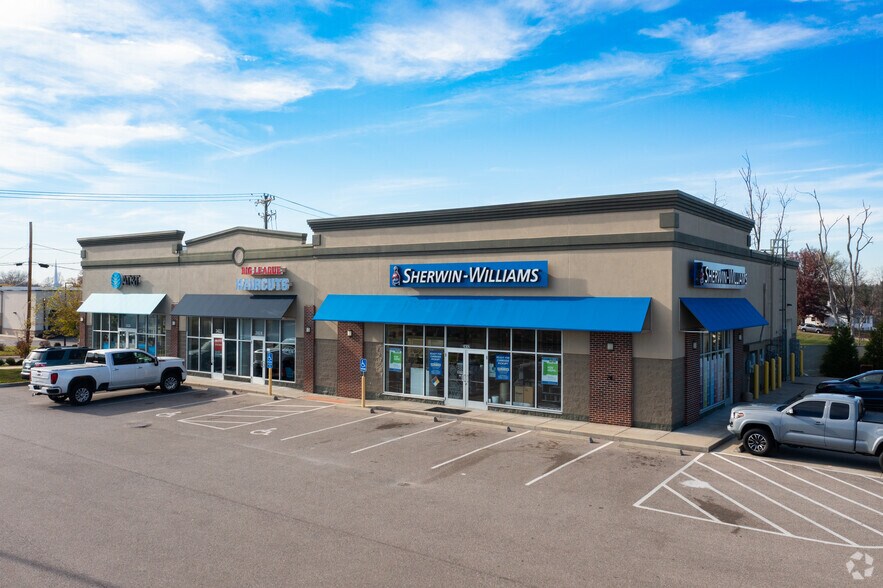 More Photos Of 2412-2426 Sarah Ln, Crescent Springs Storefront For Lease
