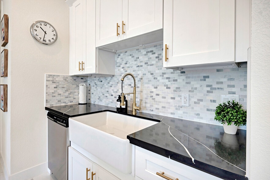 More Photos Of , Houston Multifamily For Sale