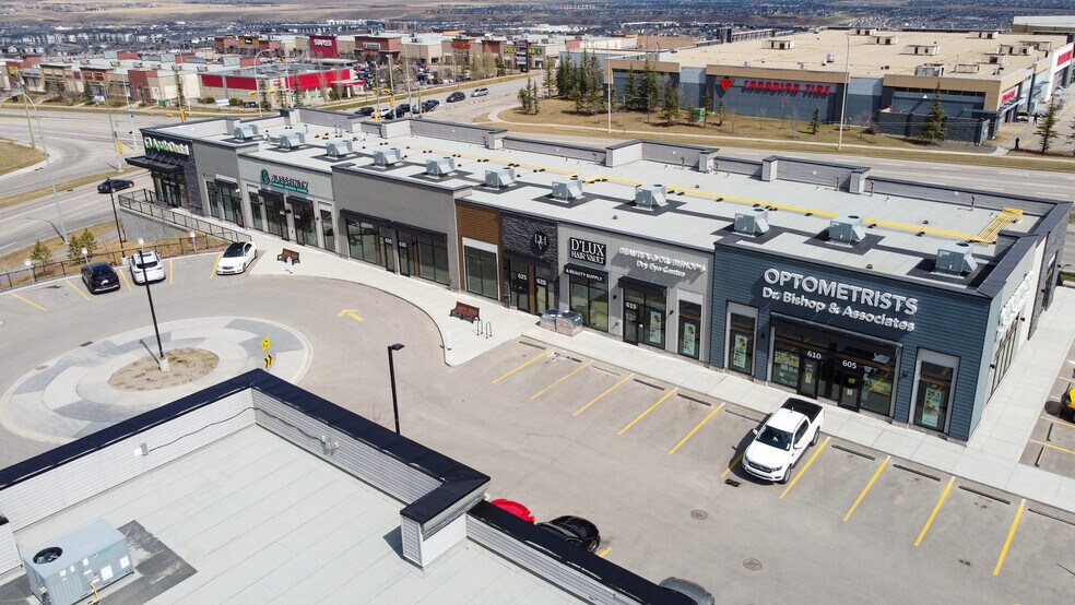 More Photos Of 11877 Sarcee Trail NW, Calgary Unknown For Lease