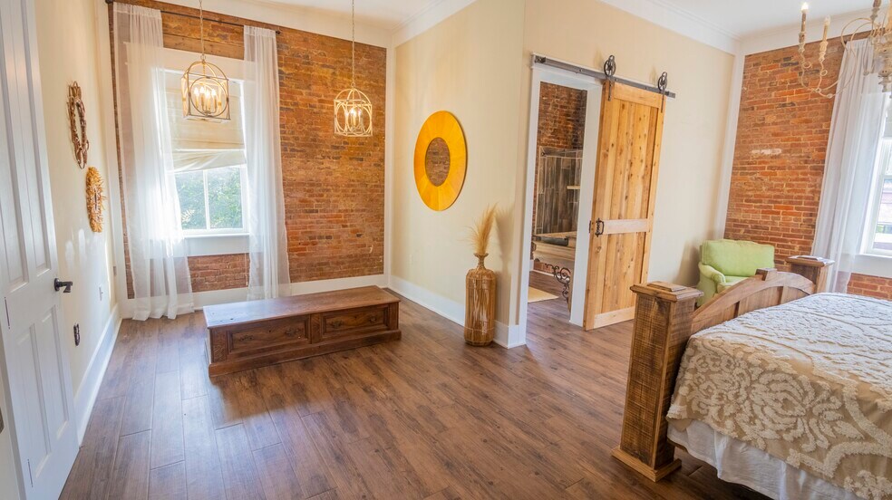 More Photos Of 20 Spring Rd, Molena Storefront For Sale