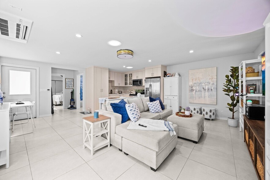 More Photos Of 4129 Chevy Chase Dr, Los Angeles Storefront Retail Residential For Sale