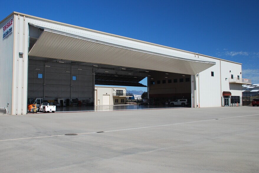 More Photos Of 5765 Taxi Way, Colorado Springs Airplane Hangar For Sale
