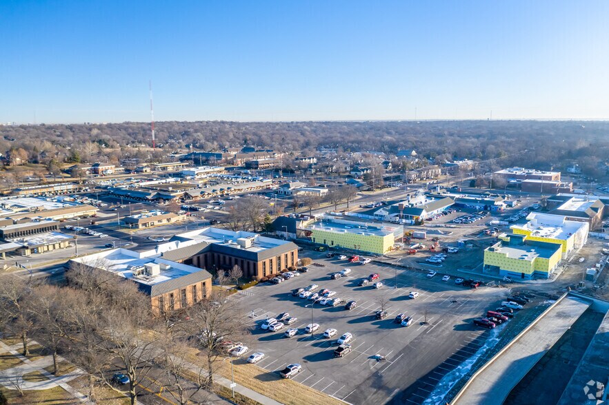 More Photos Of 4121 W 83rd St, Prairie Village Office For Lease