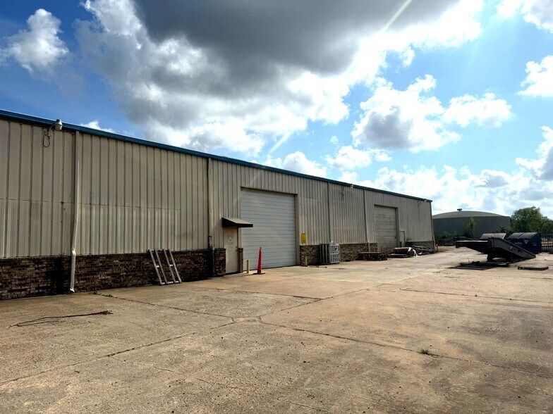 More Photos Of 2227 Gulf Fwy, League City Warehouse For Sale