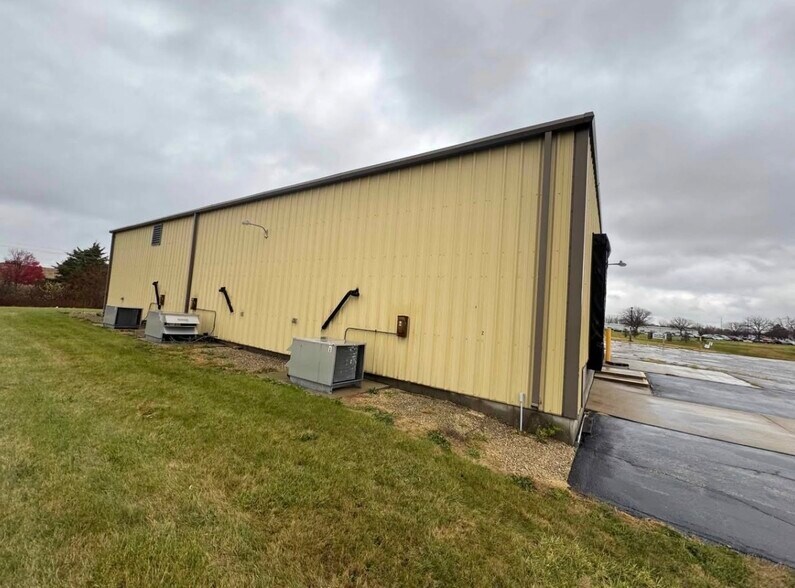 More Photos Of 3000 Industrial Dr, Freeport Refrigeration Cold Storage For Sale