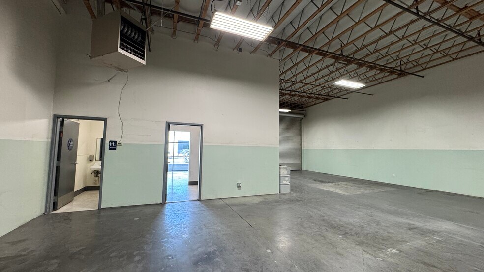 More Photos Of 17056 B Hercules St, Hesperia Service For Lease