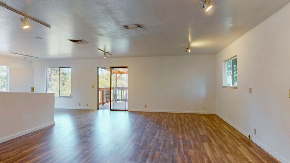 More Photos Of 15386 Little Valley Rd, Grass Valley Freestanding For Sale